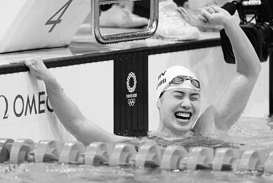 女子4x200米自由泳接力决赛 中国姑娘们打破世界纪录