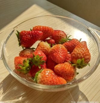 网购平台丹东草莓产地却在江苏 成本只有丹东草莓的一半