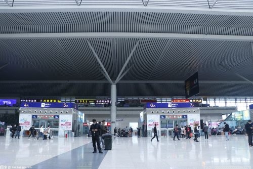 平顶山开往北京的首趟高铁列车正式开通 为乘客提供更加便捷的新选择